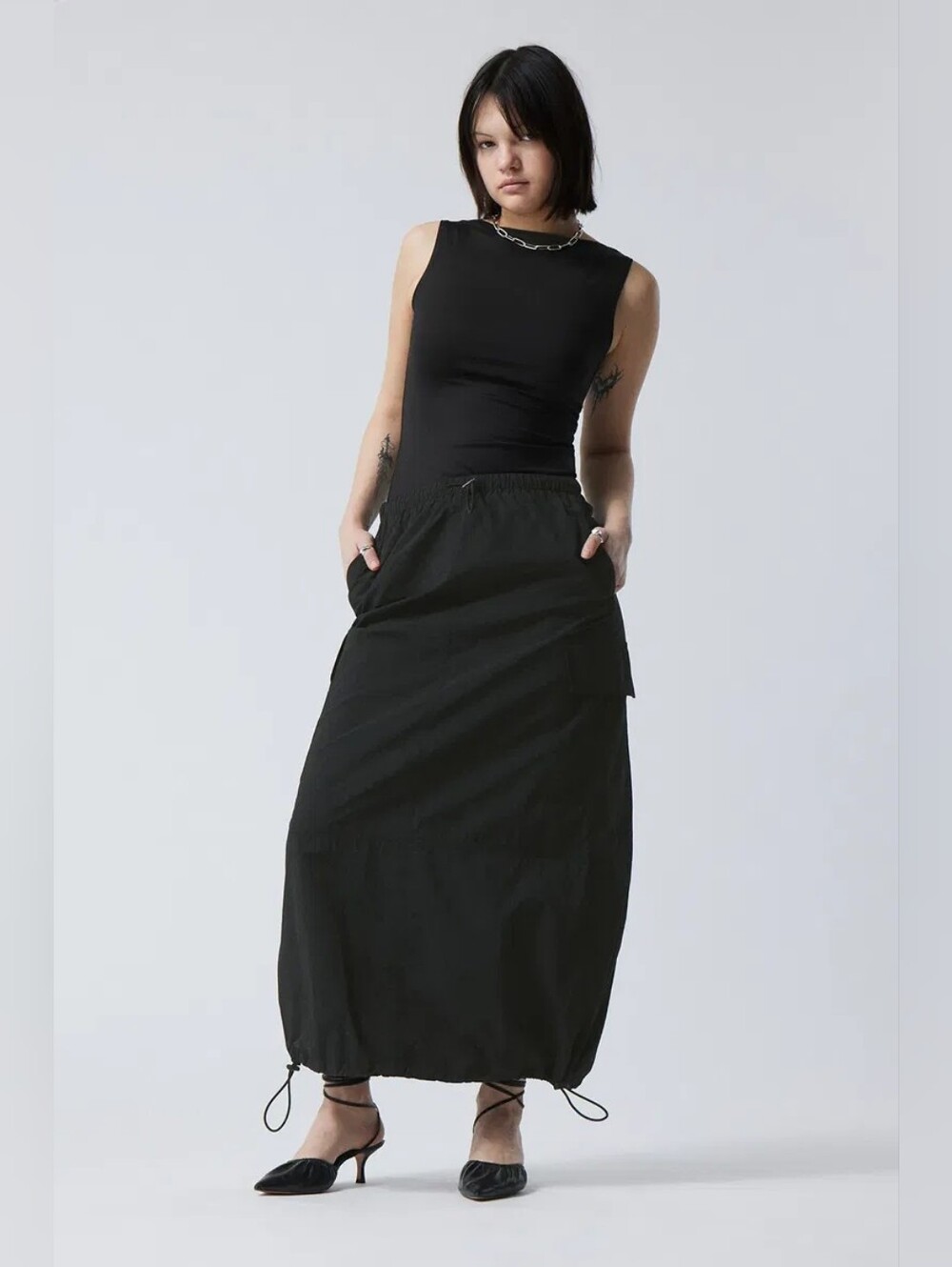 Weekday Women's Edge Cargo Maxi Skirt Black Unlined Drawstring Long Size 40